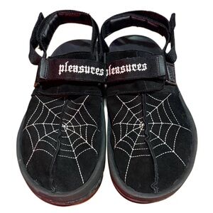 Pleasures × Reebok Beatnik Black Spiders